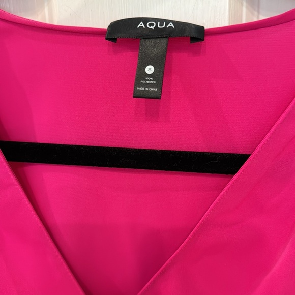 NWT Aqua pink Vneck blouse. Elastic ruffle cuffs Small - Picture 2 of 6